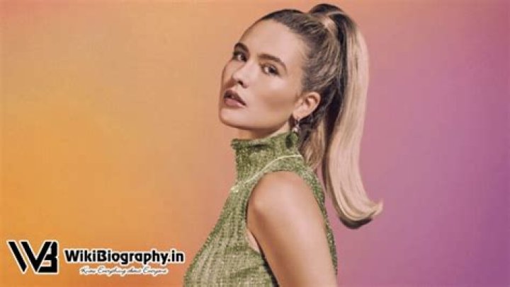 Mimi Webb Net Worth, Age, Height