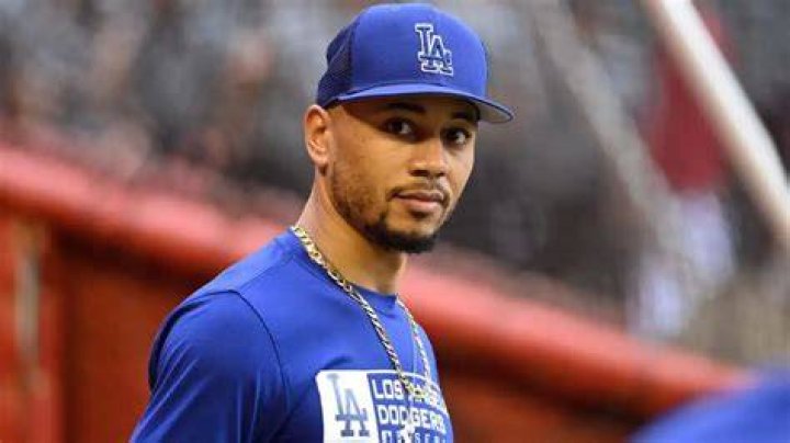 Mookie Betts Bio, Age, Height, Career, Net Worth, Family & More