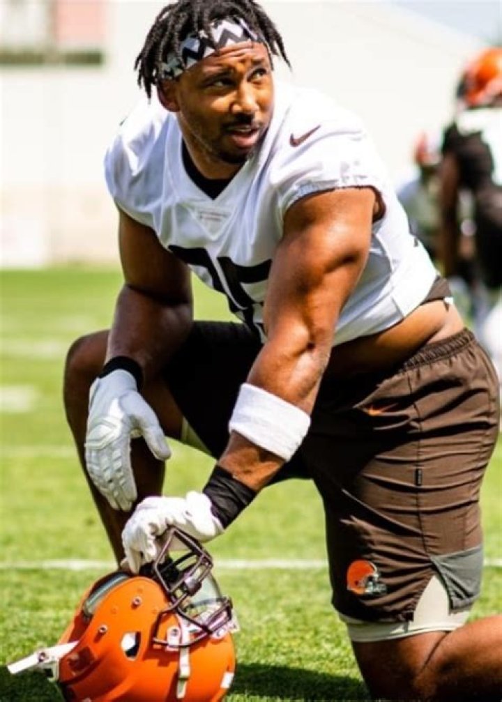 Myles Garrett Bio, Age, Height, Career, Net Worth, Family & More
