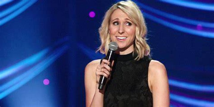 Nikki Glaser: Net Worth, Full Bio & All You Need To Know
