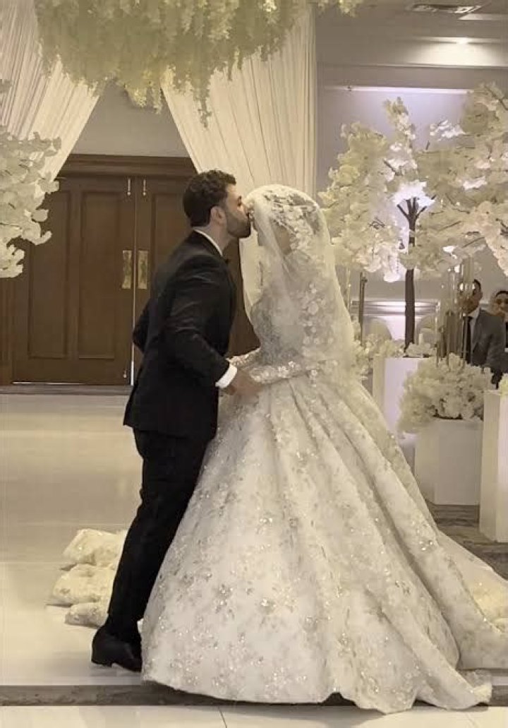 Noussair Mazraoui Wife: Is Noussair Mazraoui Married?