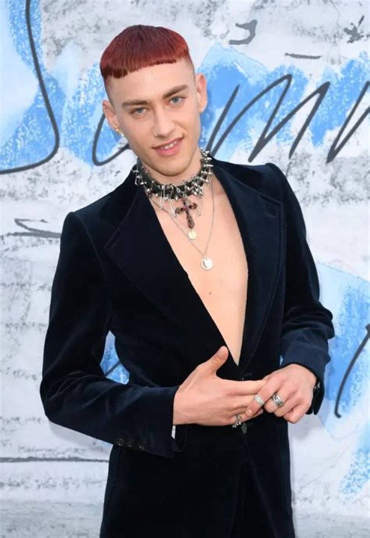 Olly Alexander Bio, Age, Career, Net Worth, Family & More