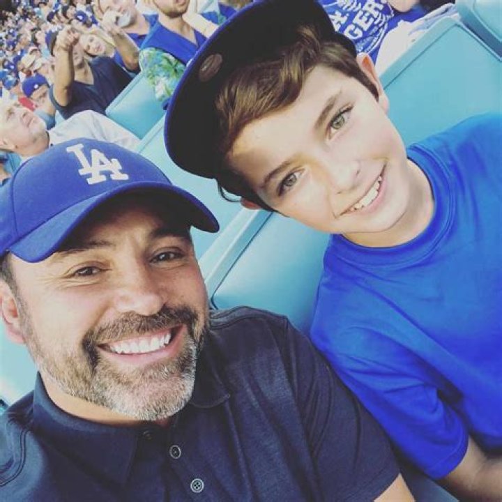 Oscar De La Hoya Net Worth, Bio, Wiki, Age, Wife, Children, Kids, Height, Daughter and Record