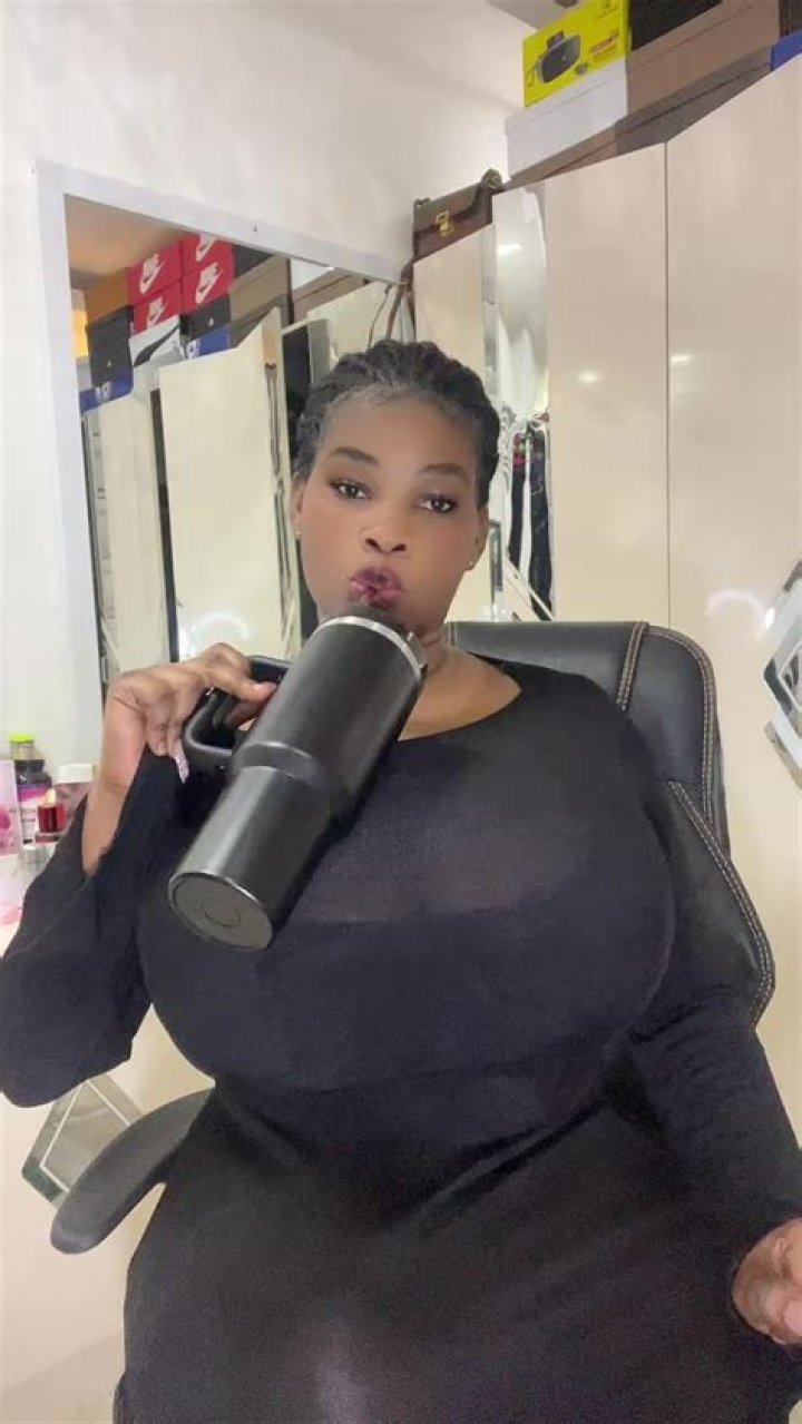 Pamela Odame Gets Challenger, Lady Flaunts Her Heavy Bust