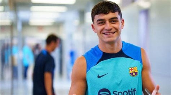 Pedri Bio, Age, Height, Girlfriend, Parents, Net worth
