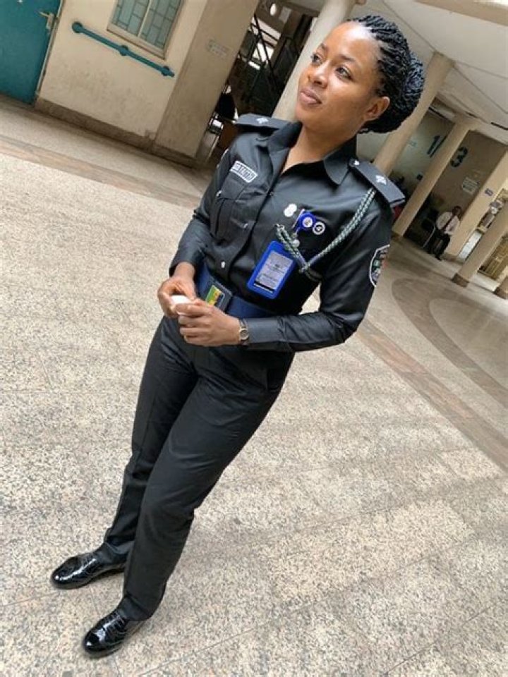 Photo Of The Most Beautiful Female Nigerian Police Officer Goes Viral