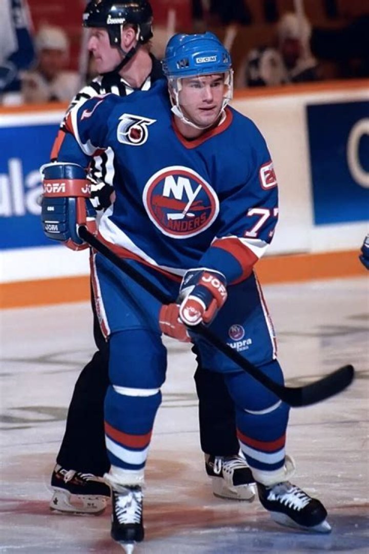 Pierre Turgeon Bio, Parents, Wife, Children, Siblings, Net Worth