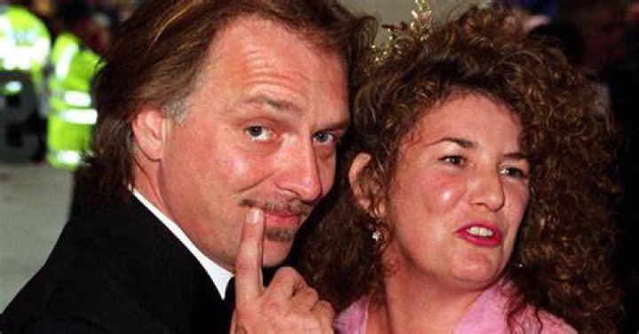 Rik Mayall Age, Bio, Parents, Wife, Net Worth, Cause of Death