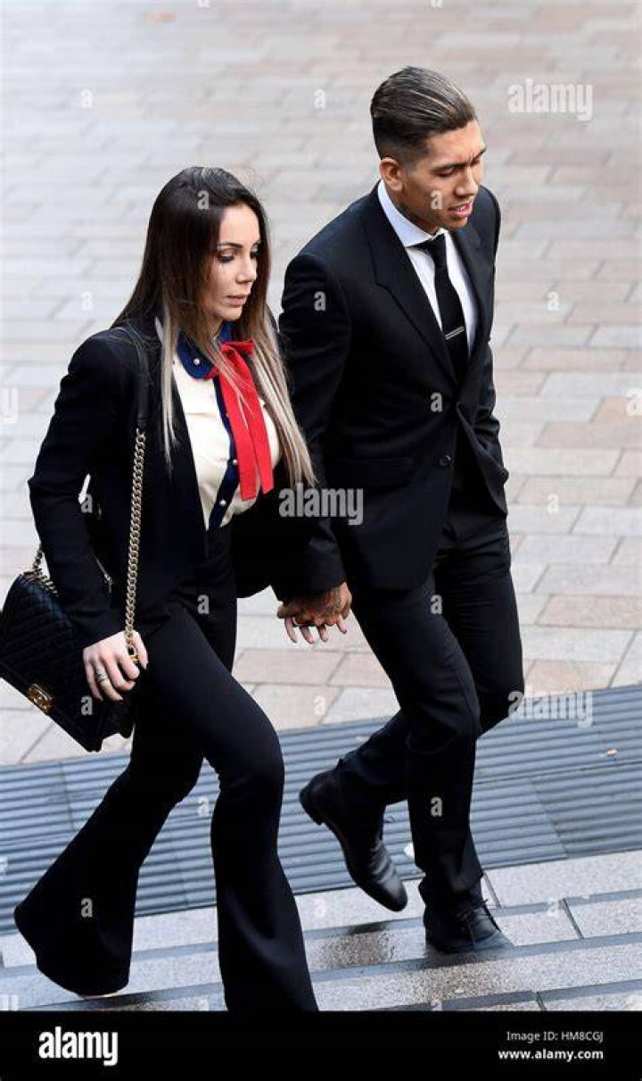 Roberto Firmino Wife: Meet Larissa Pereira