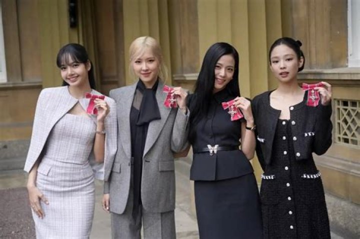 Rose (Blackpink) Age, Height, Bio, Parents, Net worth, Boyfriend