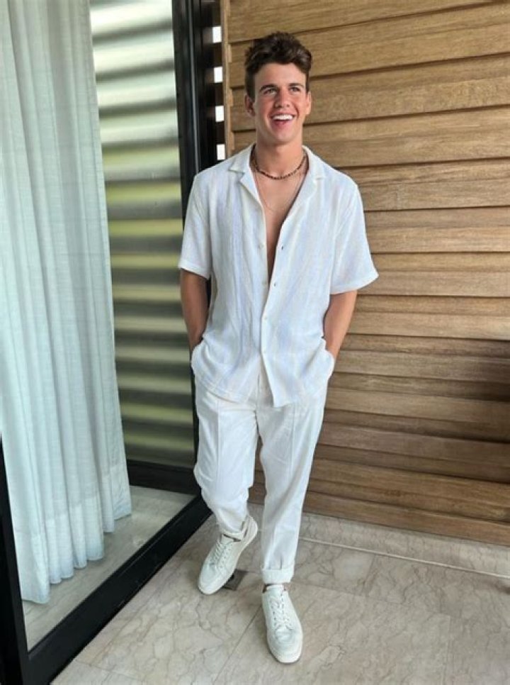 Sage Rosen Biography – Family, Girlfriend, Age, and Facts about Dancer