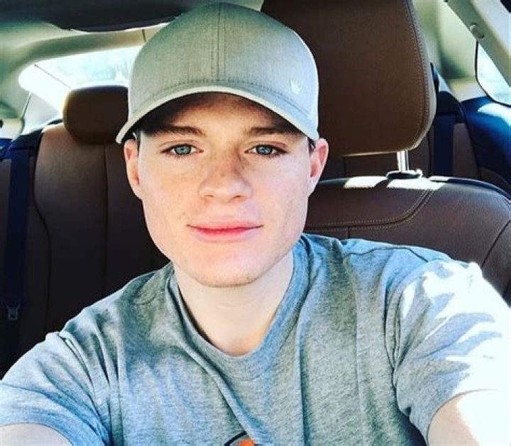 Sean Berdy (Actor) Wiki, Bio, Height, Weight, Affair, Net Worth, Dating, Girlfriend, Career, Family, Facts