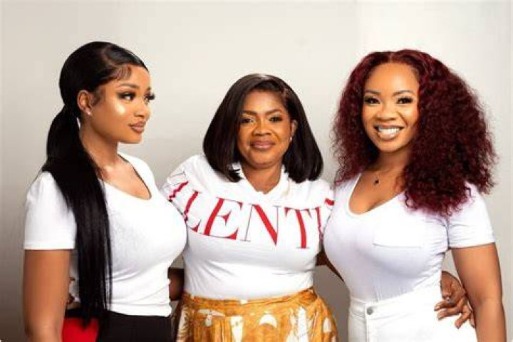 Serwaa Amihere Flaunts Beautiful Mother For The First Time – Photos