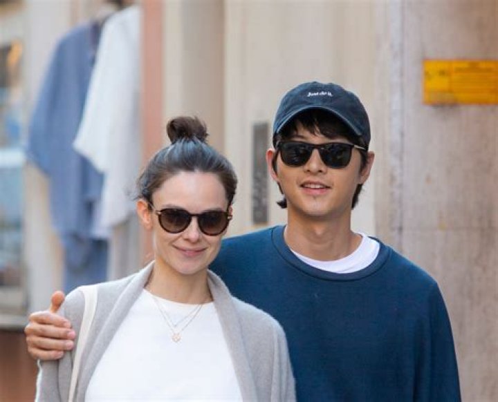 Song Joong-ki Girlfriend: Meet Katy Louise Saunders