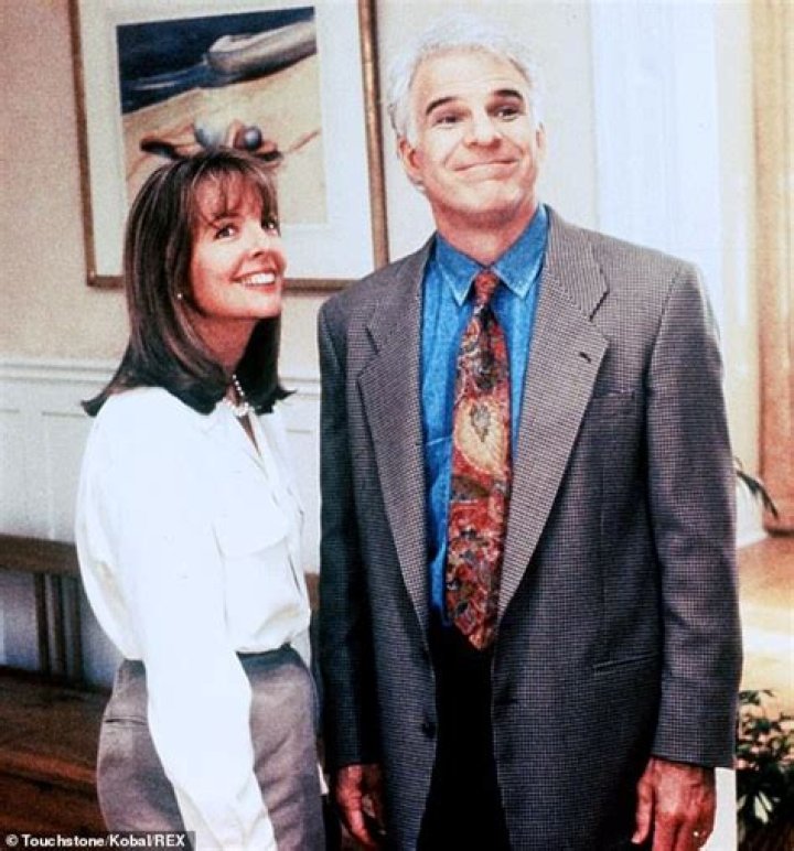 Steve Martin Age, Biography, Height, Net worth, Wife Parents