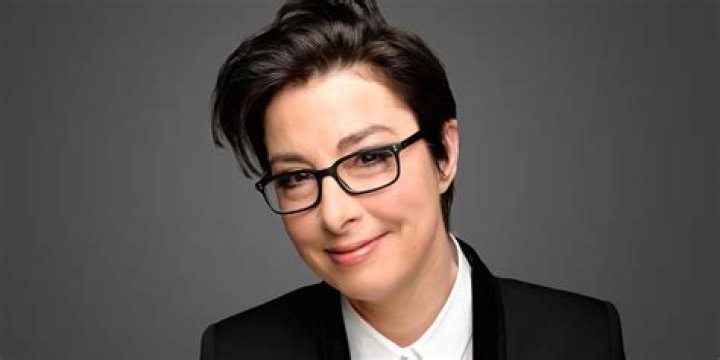 Sue Perkins Siblings: Meet David and Michelle Perkins