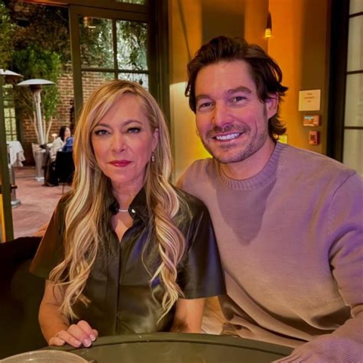 Sutton Stracke’s Bio, Age, Marriage, Height, Husband, Net Worth
