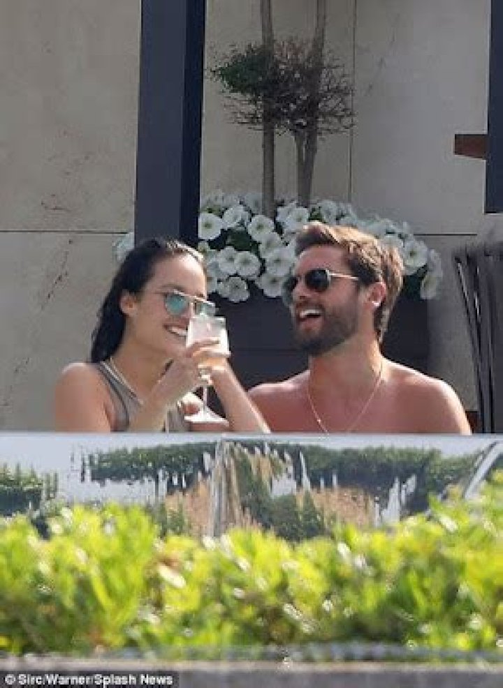 This Scott Disick Sef! From Bella Thorne To Chloe Bartoli