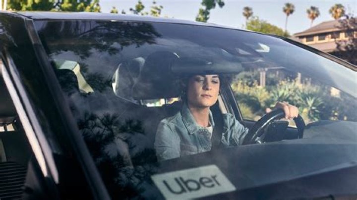 This Uber Driver Has Become An Internet Sensation With His Incredible Rap Skills (+VIDEO)