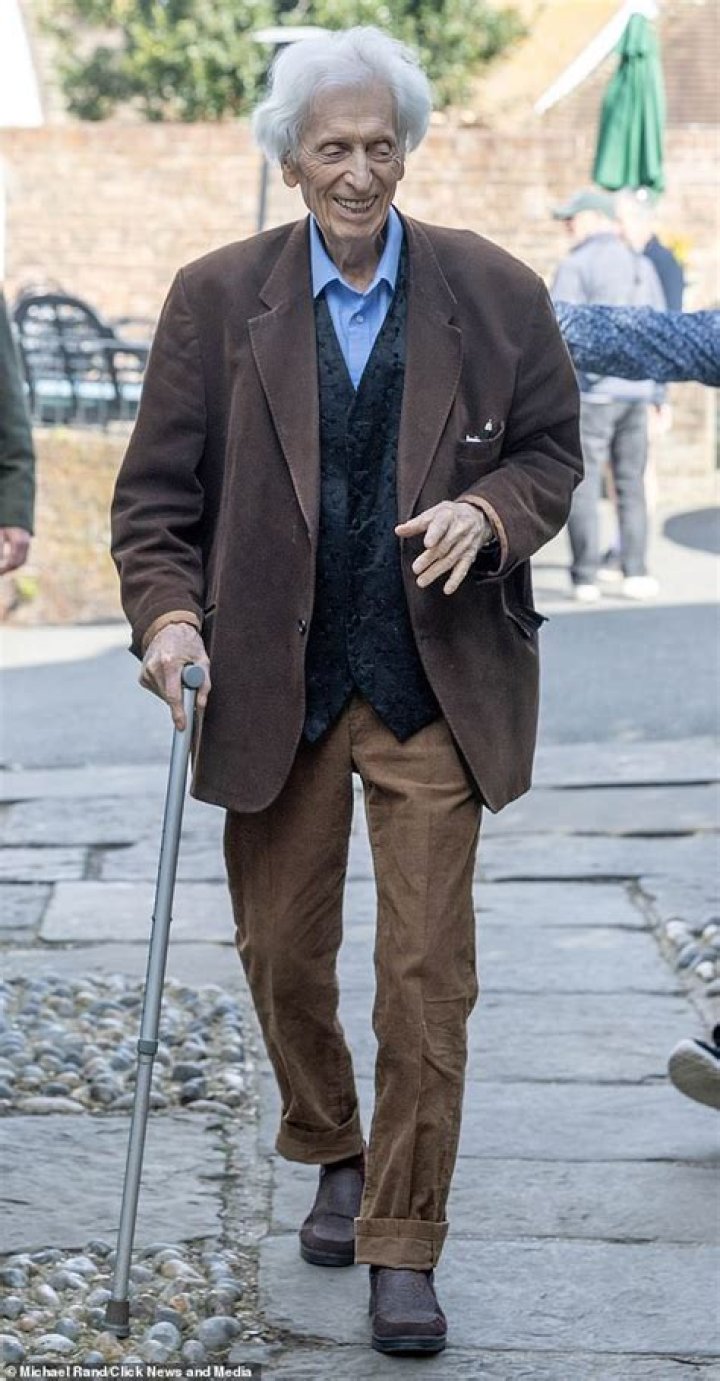 Tom Baker Age, Bio, Height, Parents, Career, Net worth, Wife