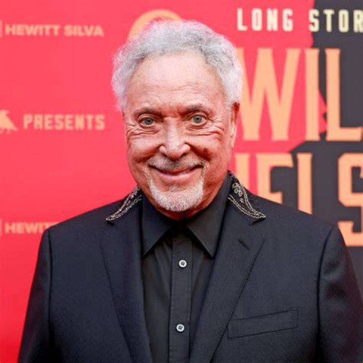 Tom Jones Biography, Age, Career, Net Worth, Family