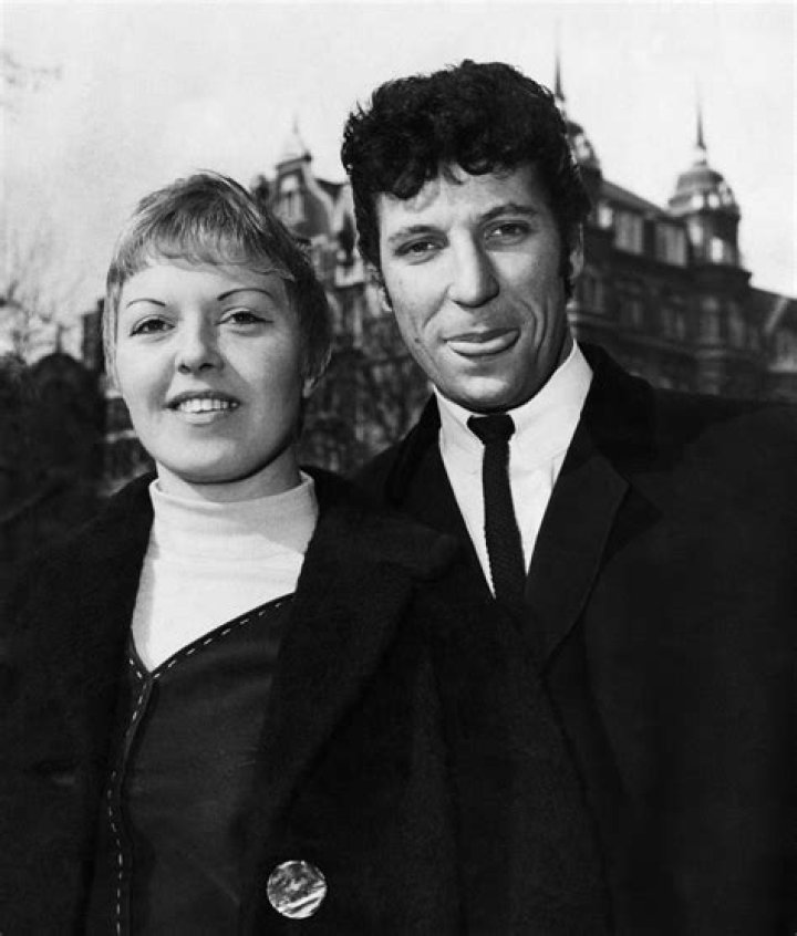 Tom Jones Wife: Who Is Tom Jones’ Wife?