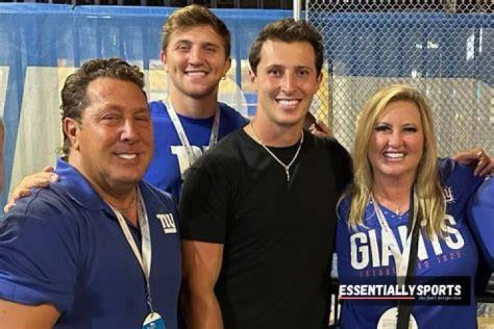 Tommy DeVito (American football) Siblings: Meet Max DeVito