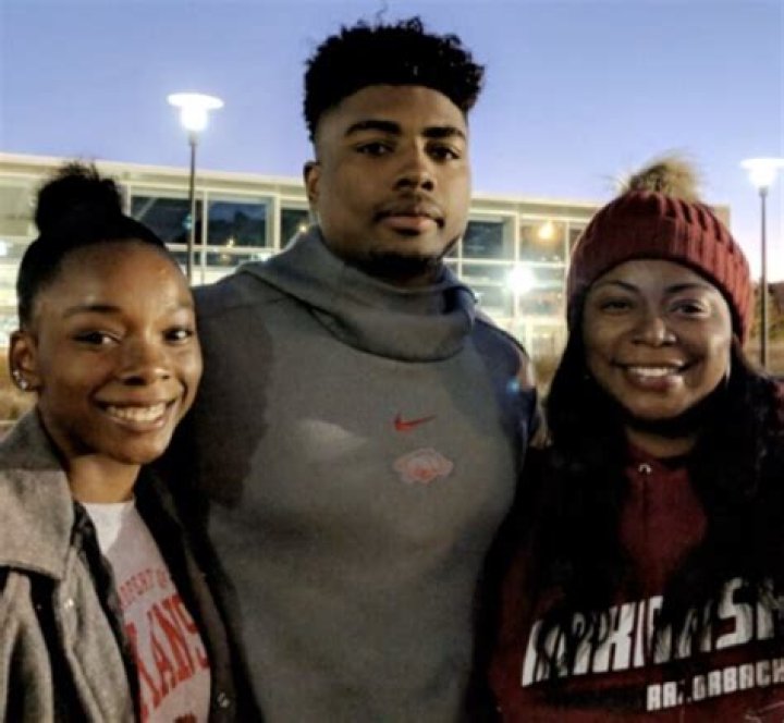 Treylon Burks Age, Height, Bio, Parents, Wife, Net Worth