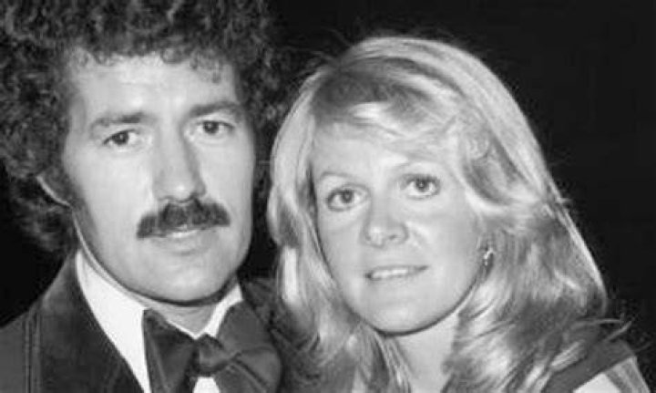 Untold Truth Of Alex Trebek’s Ex-Wife – Elaine Trebek Kares