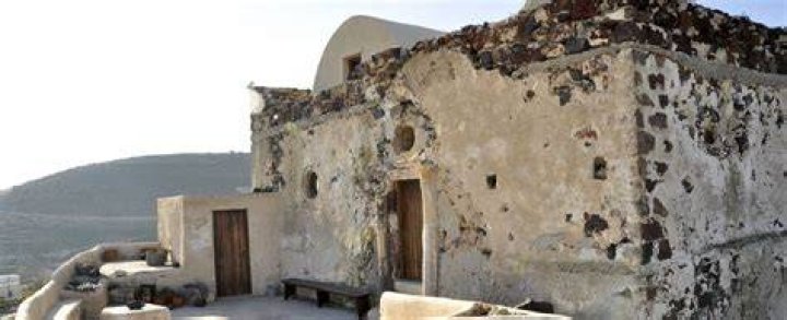 Unveiling the Mysteries: Exploring the Archaeological Site of Akrotiri in Santorini