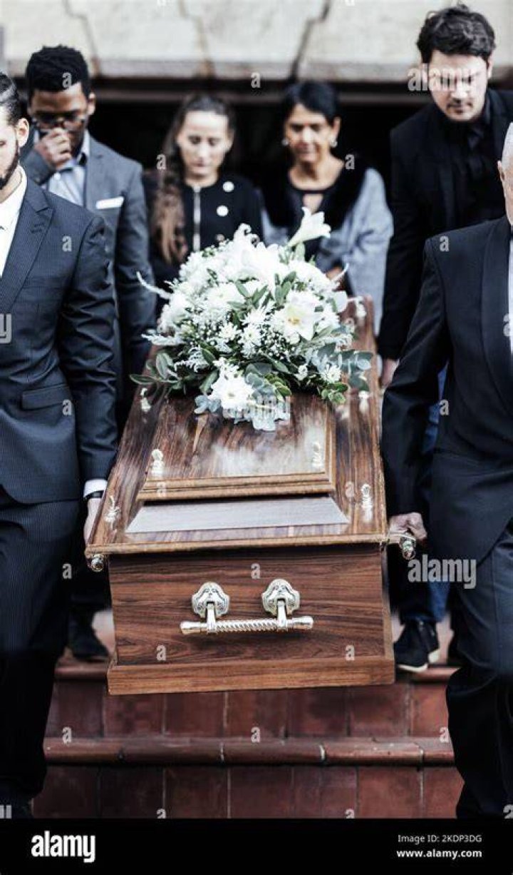 (Video) Ashawo Girls Twerk On The Coffin Of A Dead Colleauge At Her Funeral