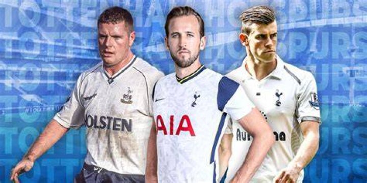 Video: Watch As Tottenham Hotspur Players Jam To Sarkodie’s Song