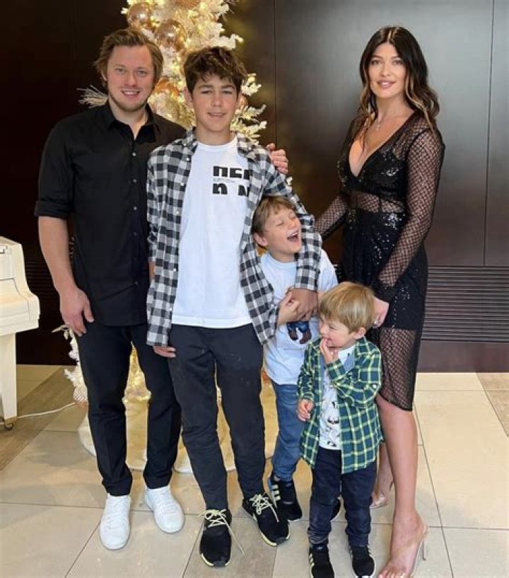 Vladimir Tarasenko Bio, Age, Height, Career, Wife, Children, Net Worth