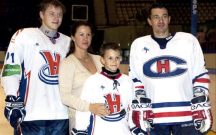 Vladimir Tarasenko Siblings: Meet Valentin