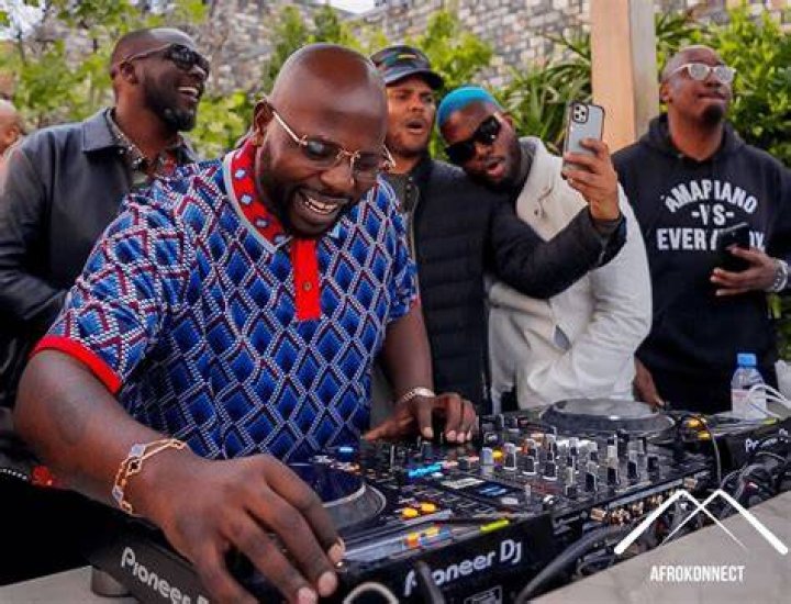 WATCH| P.Diddy uses DJ Maphorisa’s song in his latest Ciroc commercial.