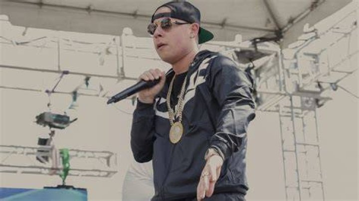 What is Cosculluela’s Net Worth?