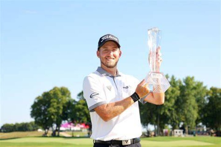 What is Lee Hodges’ Net Worth?