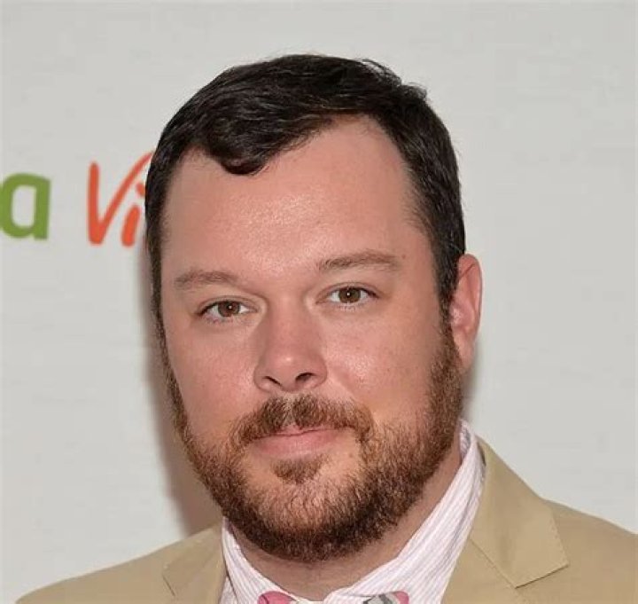 What is Michael Gladis’s Net Worth: Biography, Net Worth & more