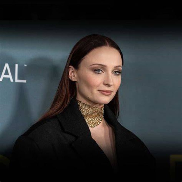 What is Sophie Turner’s Net Worth: Biography, Net Worth & more