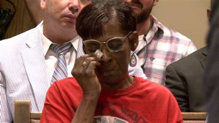 Who are Lorenzen Wright's Parents?