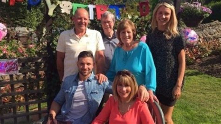 Who Are Neil Currey Parents?