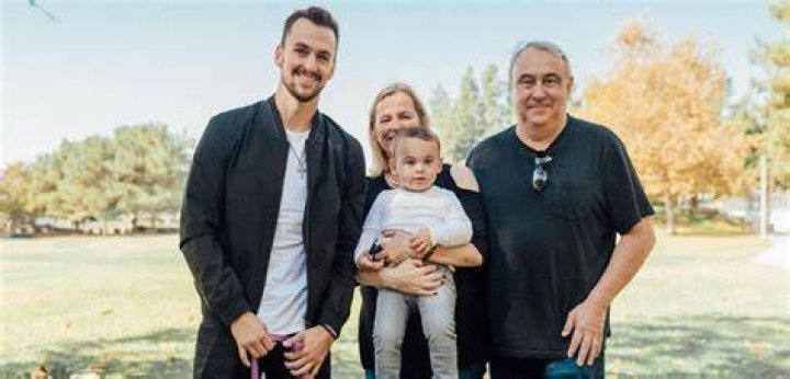 Who are Nic Kerdiles’ Parents?