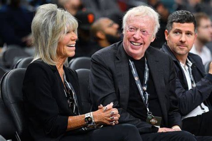 Who are Phil Knight's Parents?
