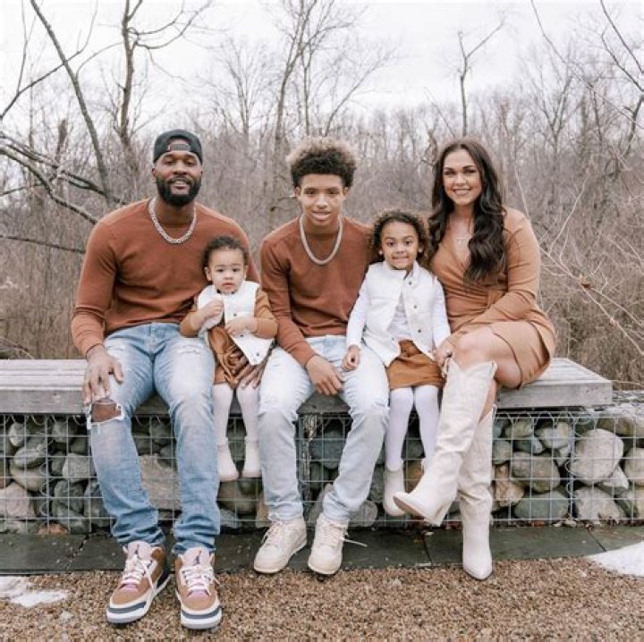 Who Are Shaquille Leonard Siblings?