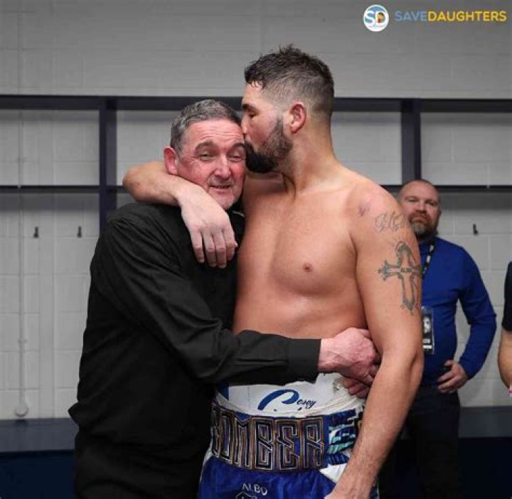 Who Are Tony Bellew Parents?