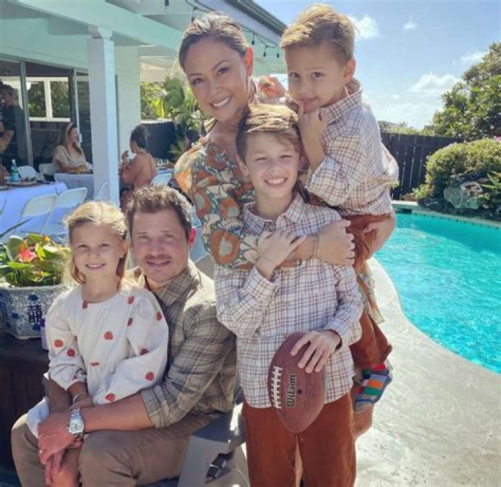 Who are Vanessa Lachey’s Siblings?