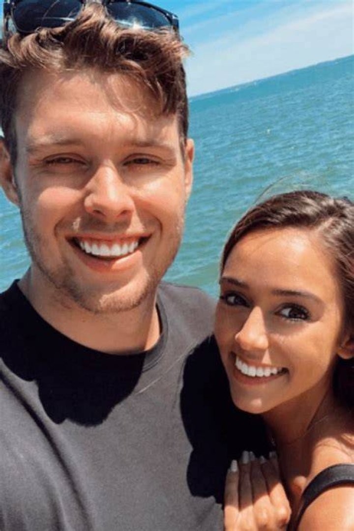 Who Is Carter Verhaeghe Girlfriend, Mekaela Mauzey?