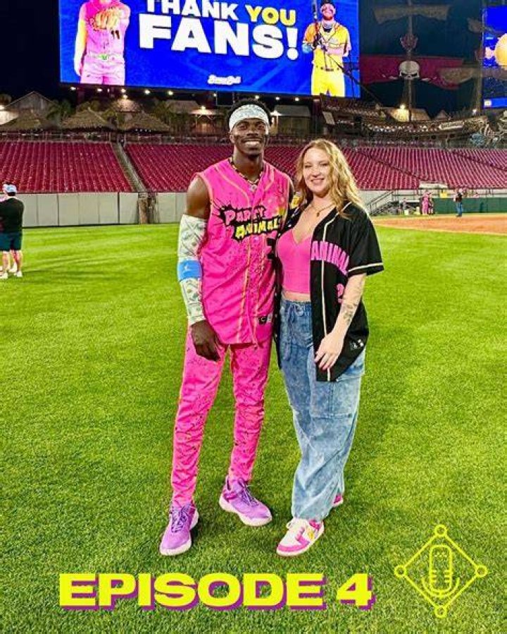 Who is Jon Singleton’s Wife: Meet Linzy Singleton