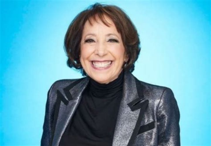 Who is Julia Macfarlane: Biography, Net Worth & More