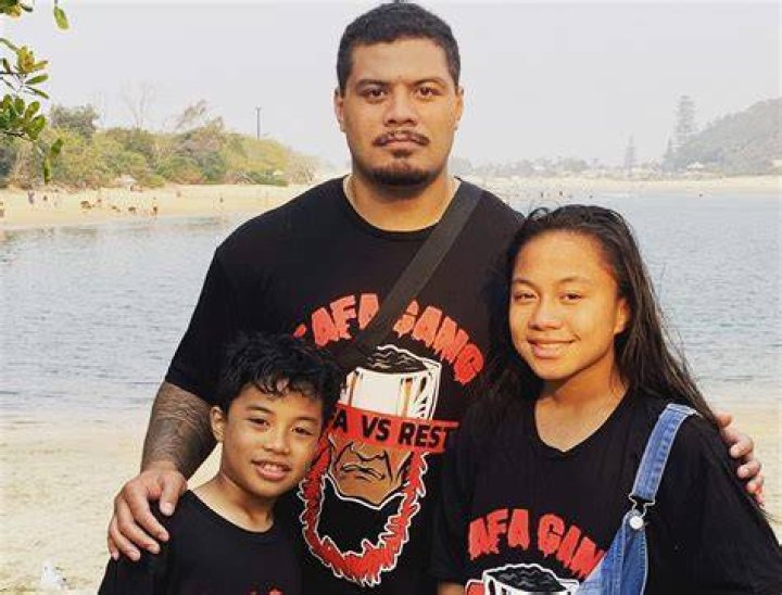 Who is Justin Tafa's mother and father?